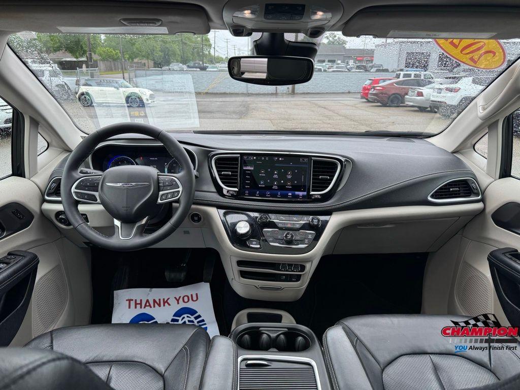 used 2022 Chrysler Pacifica car, priced at $27,800