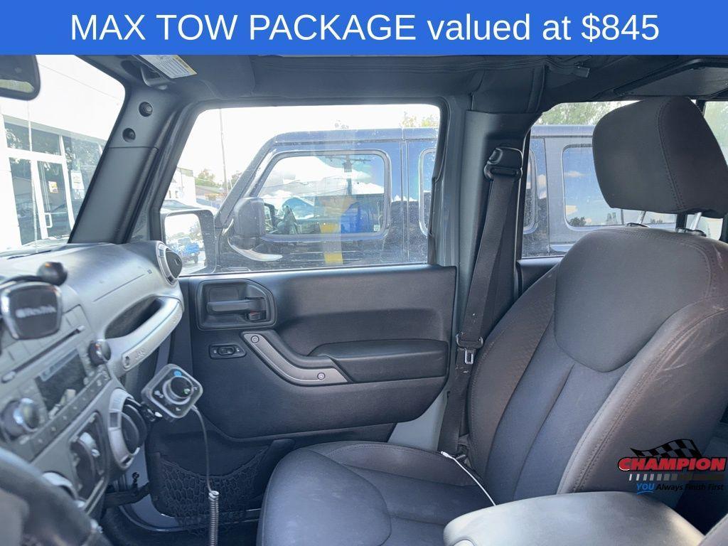 used 2015 Jeep Wrangler Unlimited car, priced at $7,500