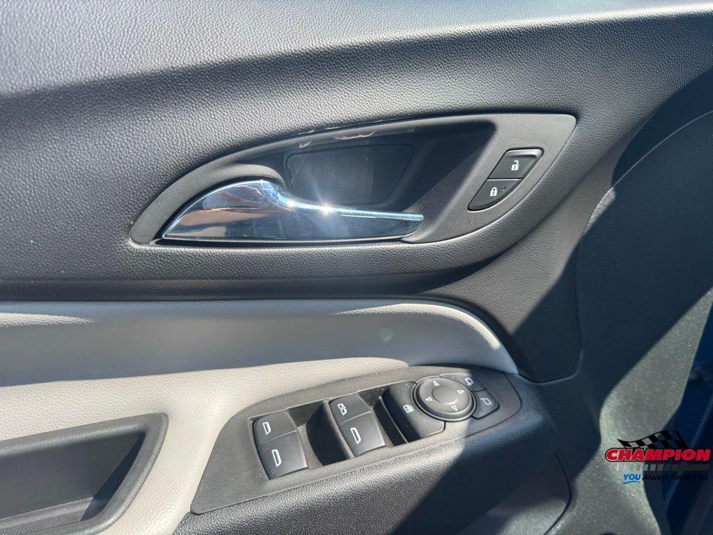 used 2024 Chevrolet Equinox car, priced at $22,000