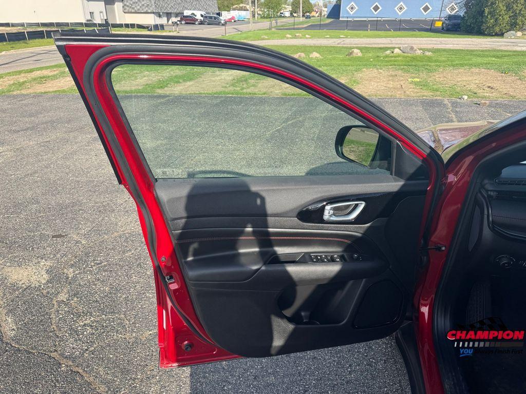 used 2025 Jeep Compass car, priced at $26,000