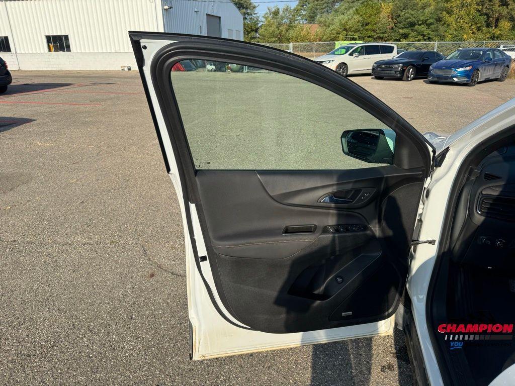 used 2022 Chevrolet Equinox car, priced at $25,219