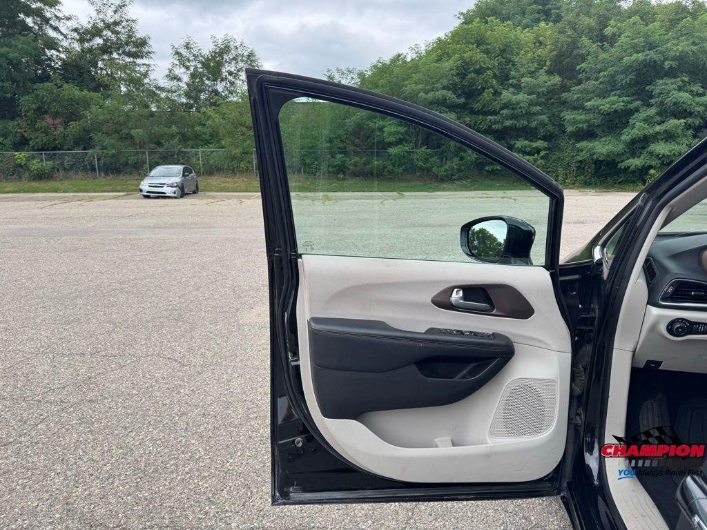 used 2017 Chrysler Pacifica car, priced at $10,500