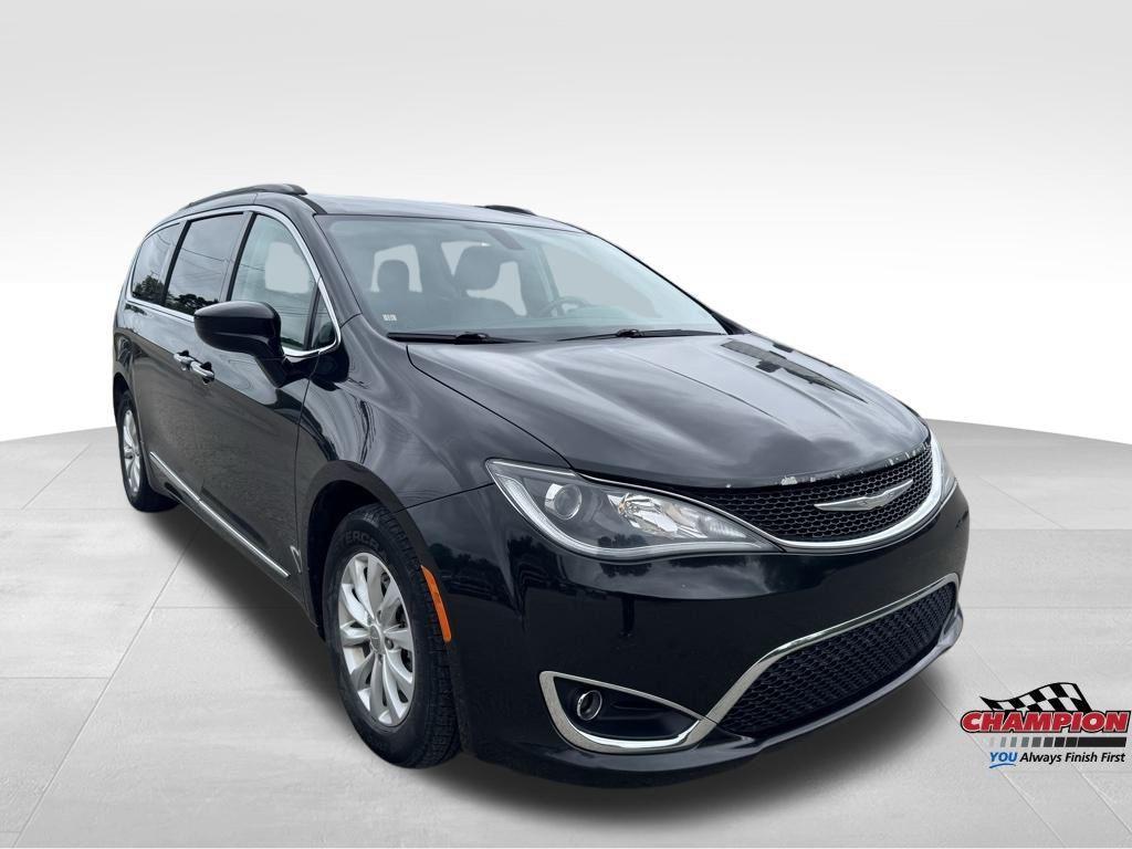 used 2017 Chrysler Pacifica car, priced at $10,500