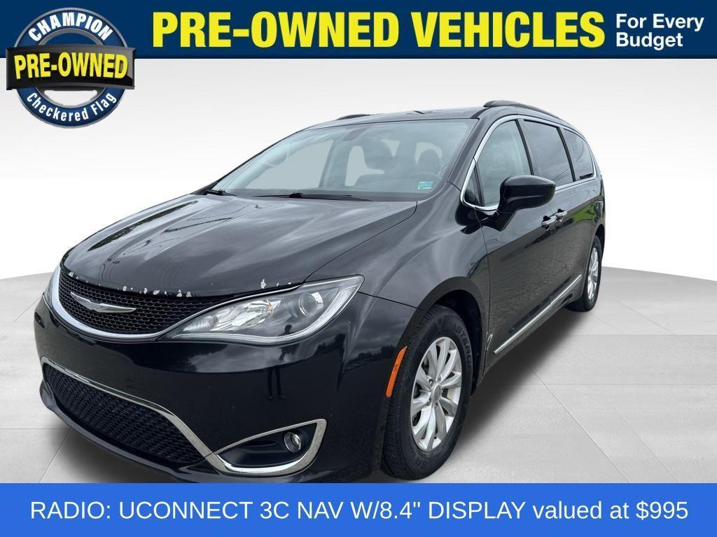 used 2017 Chrysler Pacifica car, priced at $10,800