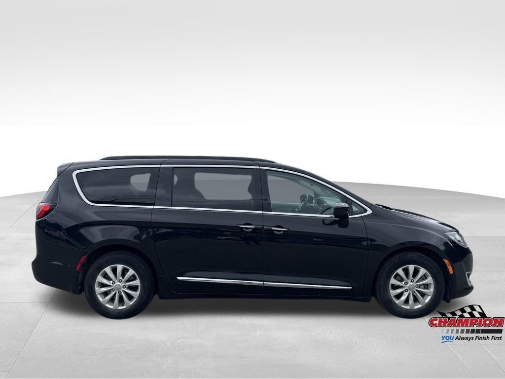 used 2017 Chrysler Pacifica car, priced at $10,500