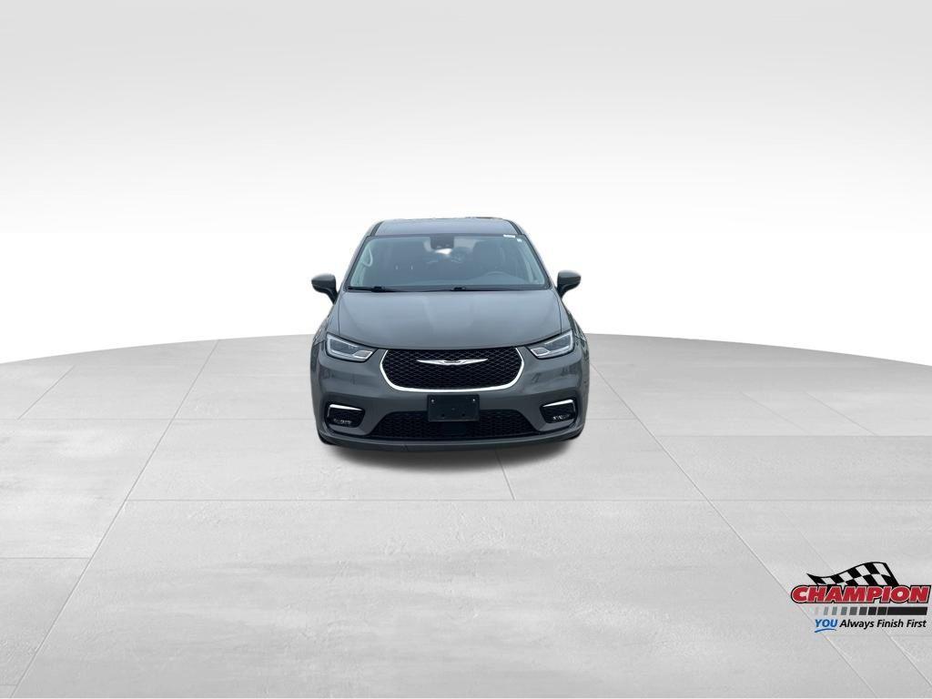 used 2023 Chrysler Pacifica Hybrid car, priced at $25,900