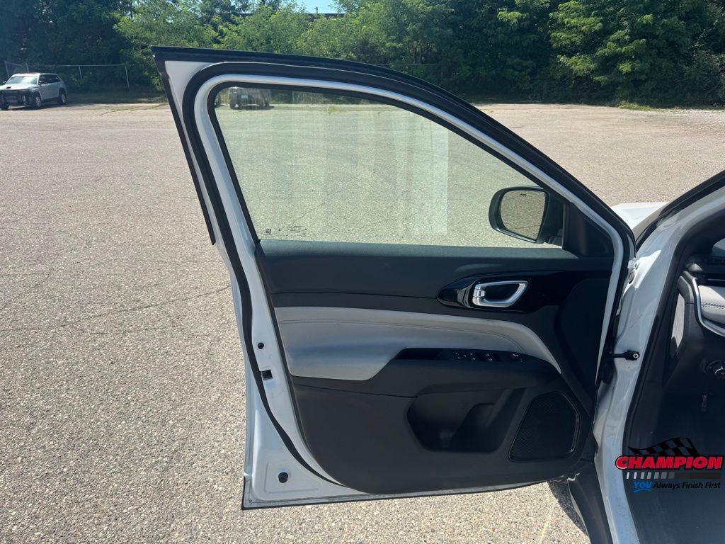used 2025 Jeep Compass car, priced at $27,000