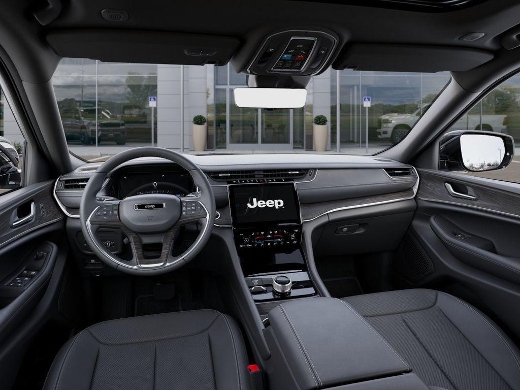 new 2025 Jeep Grand Cherokee car, priced at $45,006