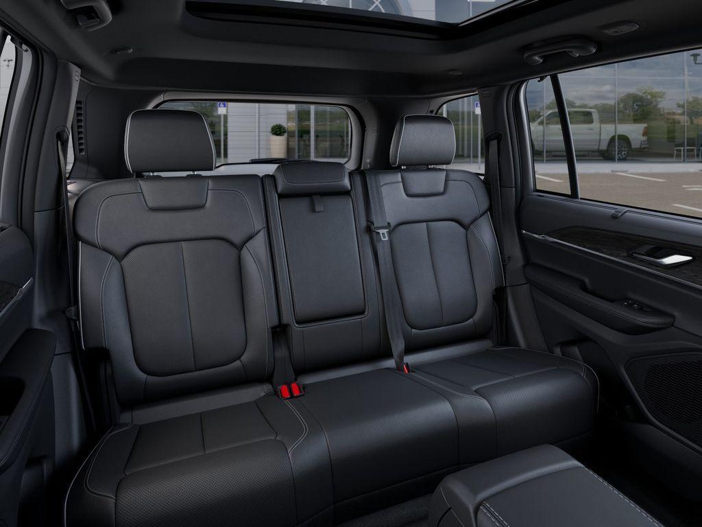 new 2025 Jeep Grand Cherokee car, priced at $45,006
