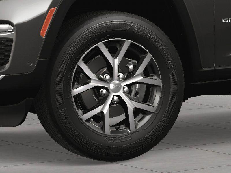 new 2025 Jeep Grand Cherokee car, priced at $47,006