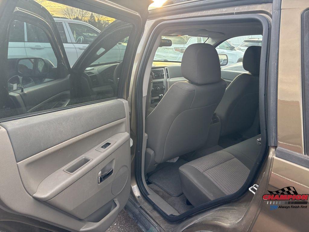 used 2009 Jeep Grand Cherokee car, priced at $8,375