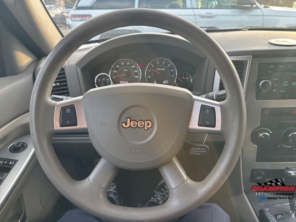 used 2009 Jeep Grand Cherokee car, priced at $8,375
