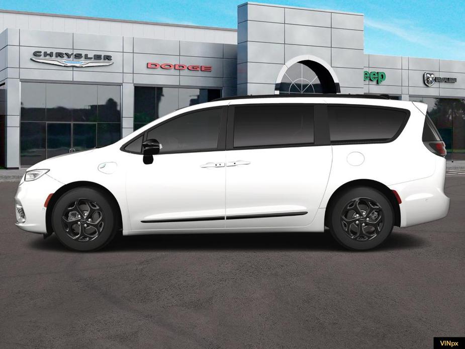 new 2024 Chrysler Pacifica Hybrid car, priced at $54,493