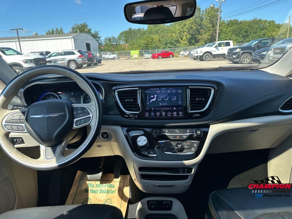 used 2020 Chrysler Pacifica car, priced at $14,000