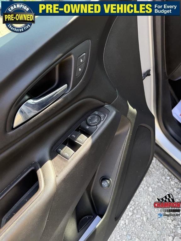 used 2022 Chevrolet Equinox car, priced at $17,000