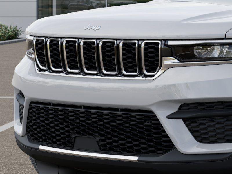 new 2025 Jeep Grand Cherokee car, priced at $34,534