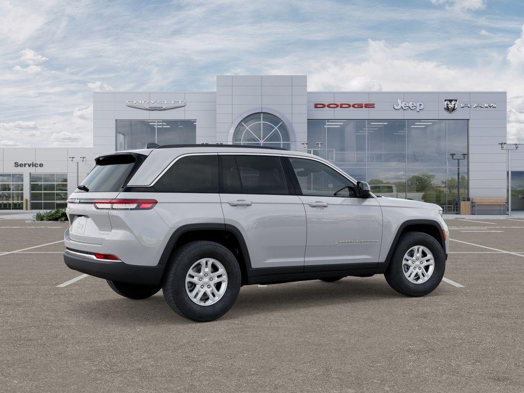 new 2025 Jeep Grand Cherokee car, priced at $34,534