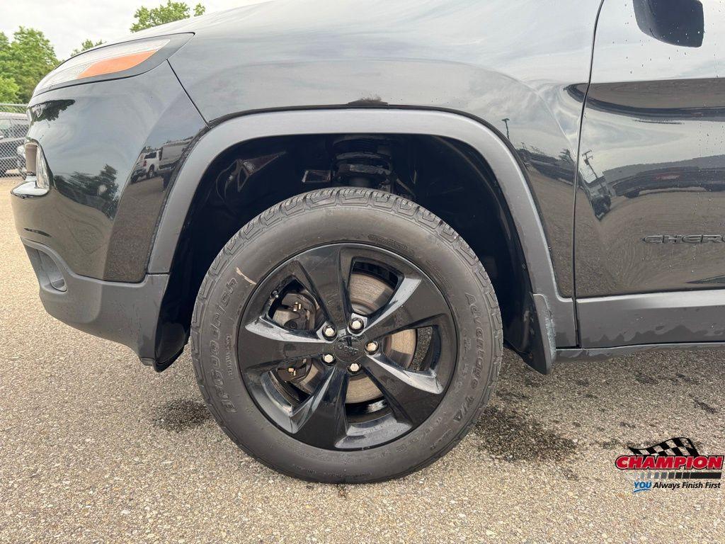 used 2016 Jeep Cherokee car, priced at $11,984