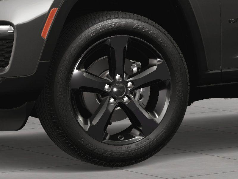 new 2025 Jeep Grand Cherokee car, priced at $43,935