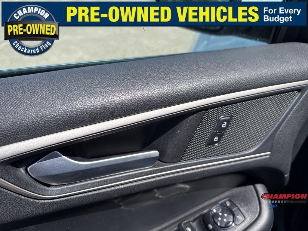 used 2022 Ford Edge car, priced at $18,900