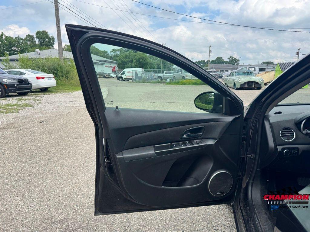 used 2016 Chevrolet Cruze Limited car, priced at $3,900