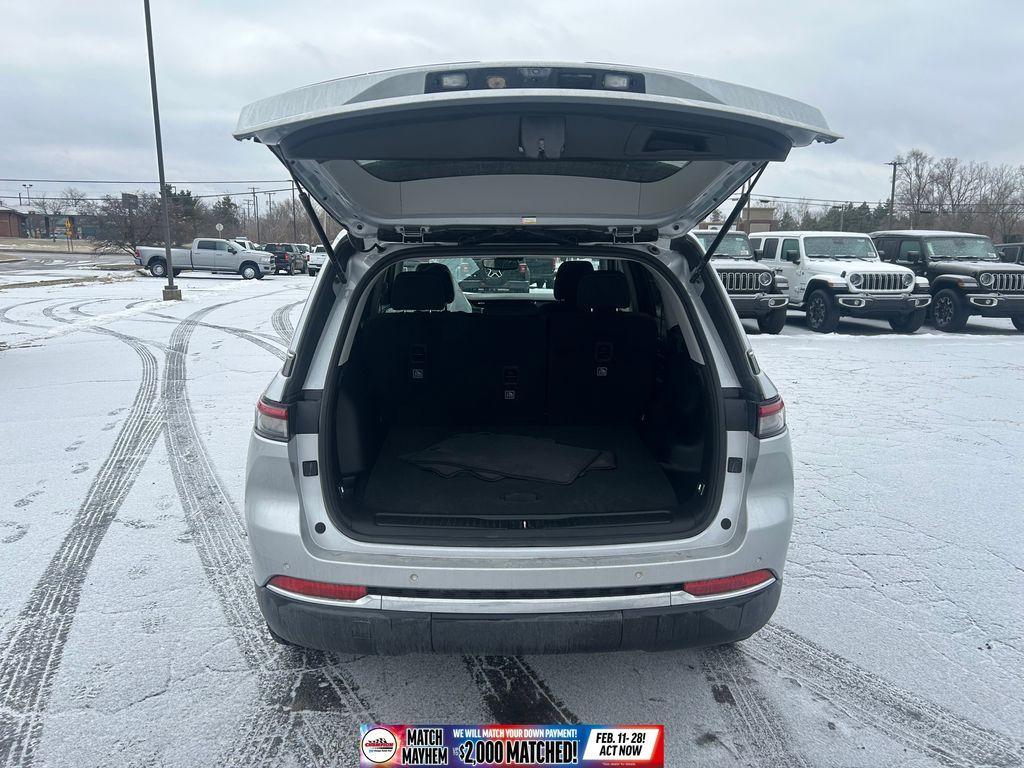 used 2024 Jeep Grand Cherokee car, priced at $31,800