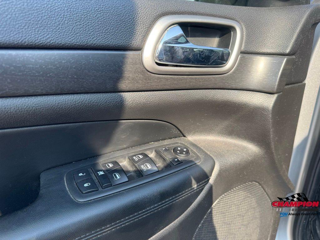 used 2018 Jeep Grand Cherokee car, priced at $13,400