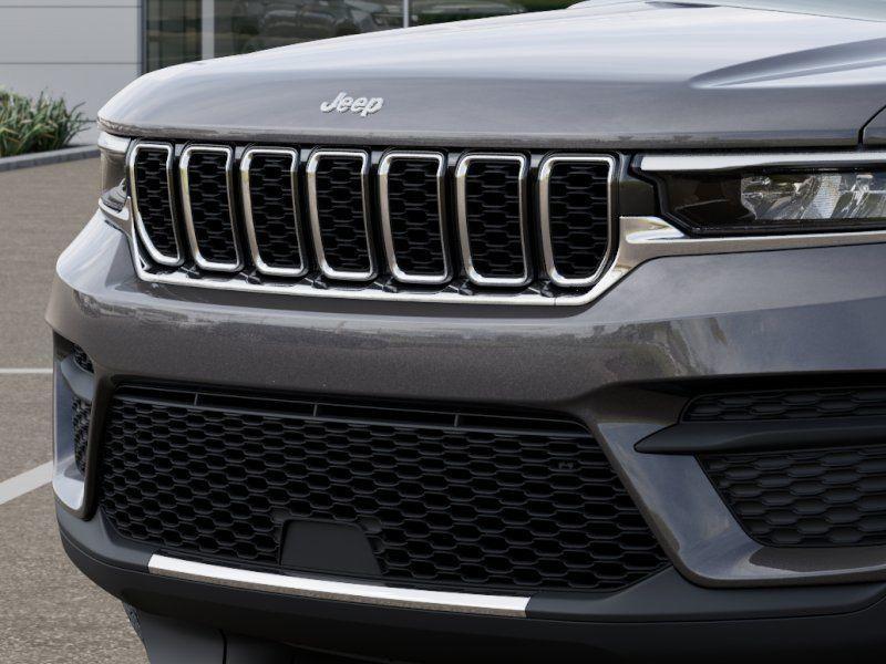 new 2025 Jeep Grand Cherokee car, priced at $33,532