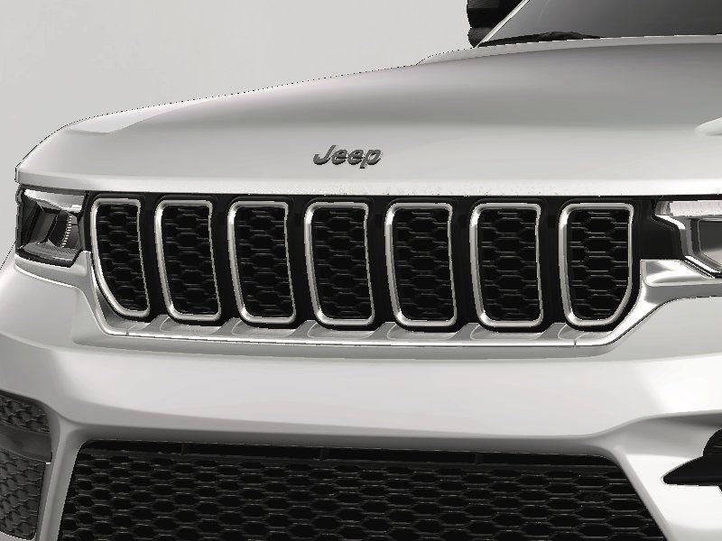 new 2024 Jeep Grand Cherokee car, priced at $40,015