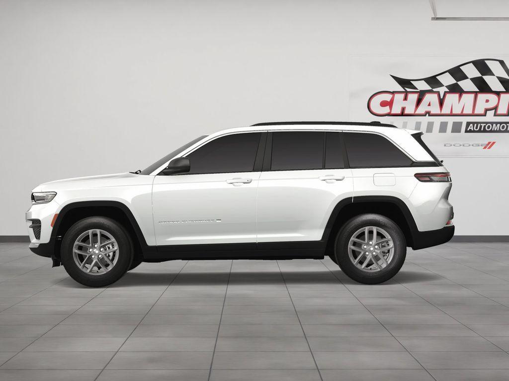 new 2024 Jeep Grand Cherokee car, priced at $40,015