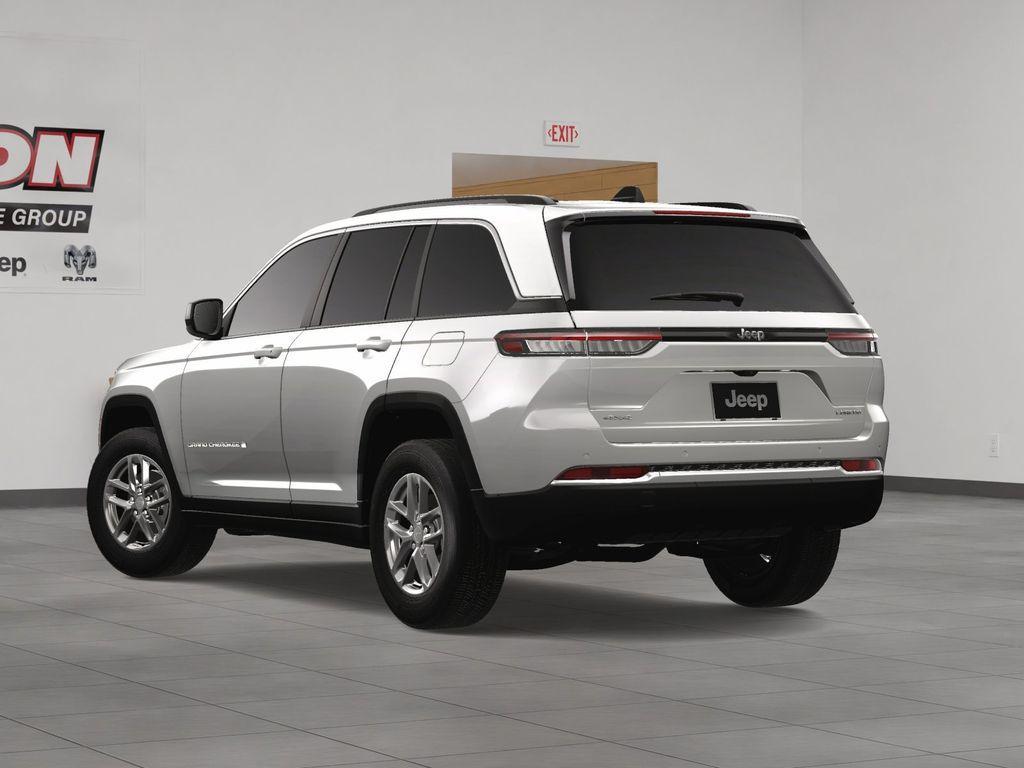 new 2024 Jeep Grand Cherokee car, priced at $40,015