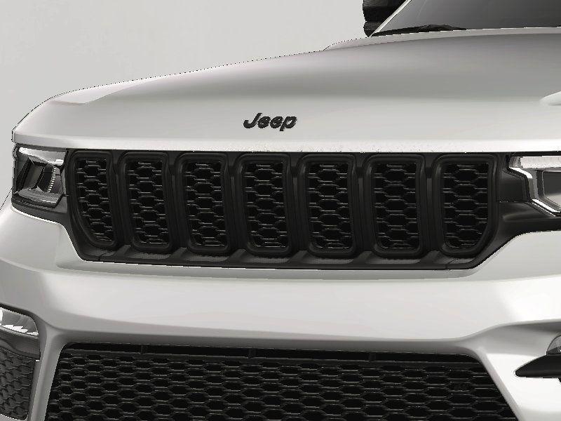 new 2025 Jeep Grand Cherokee car, priced at $44,295