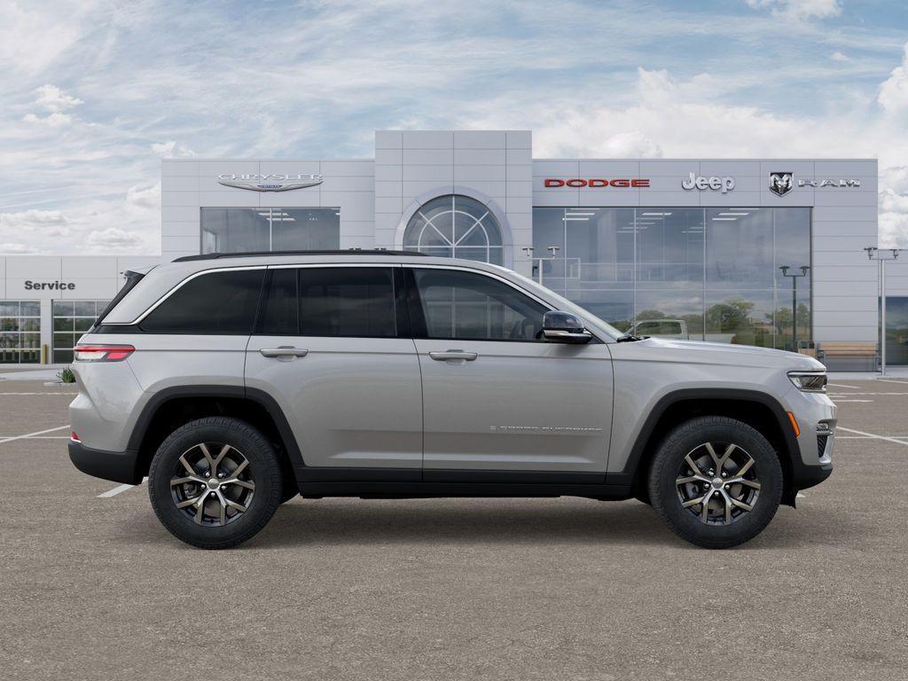 new 2025 Jeep Grand Cherokee car, priced at $42,474