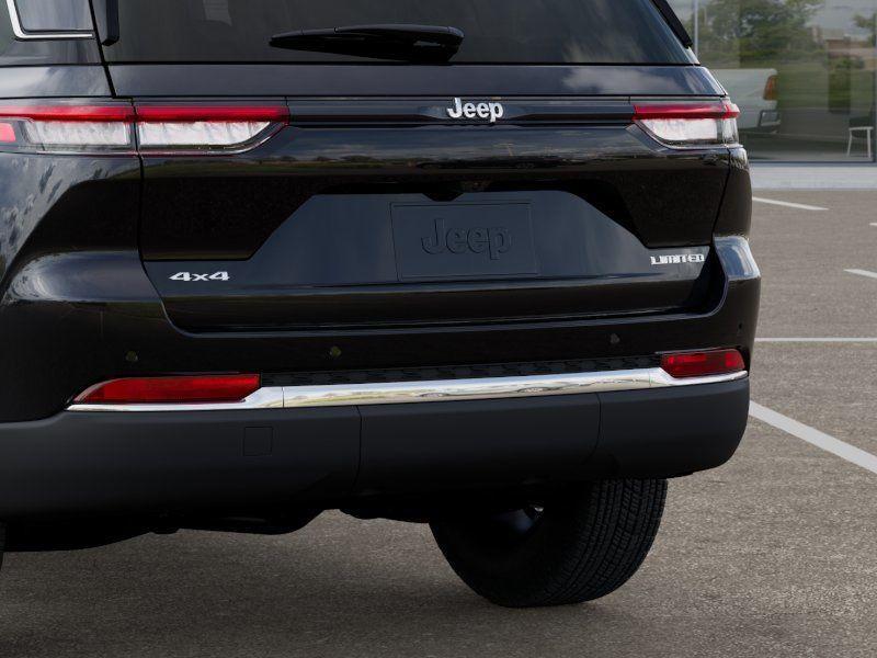 new 2025 Jeep Grand Cherokee car, priced at $44,308