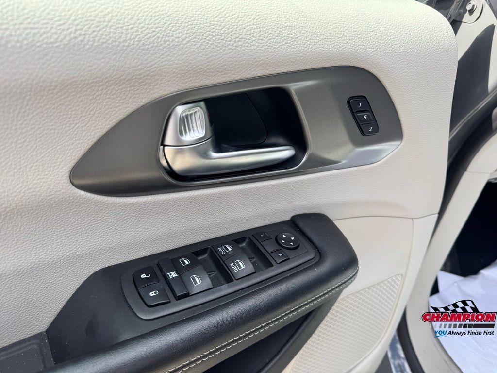 used 2022 Chrysler Pacifica car, priced at $30,195