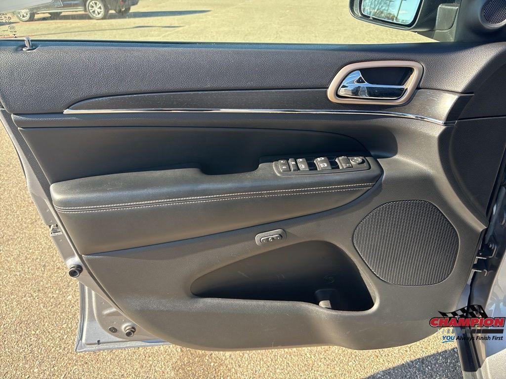 used 2017 Jeep Grand Cherokee car, priced at $10,375