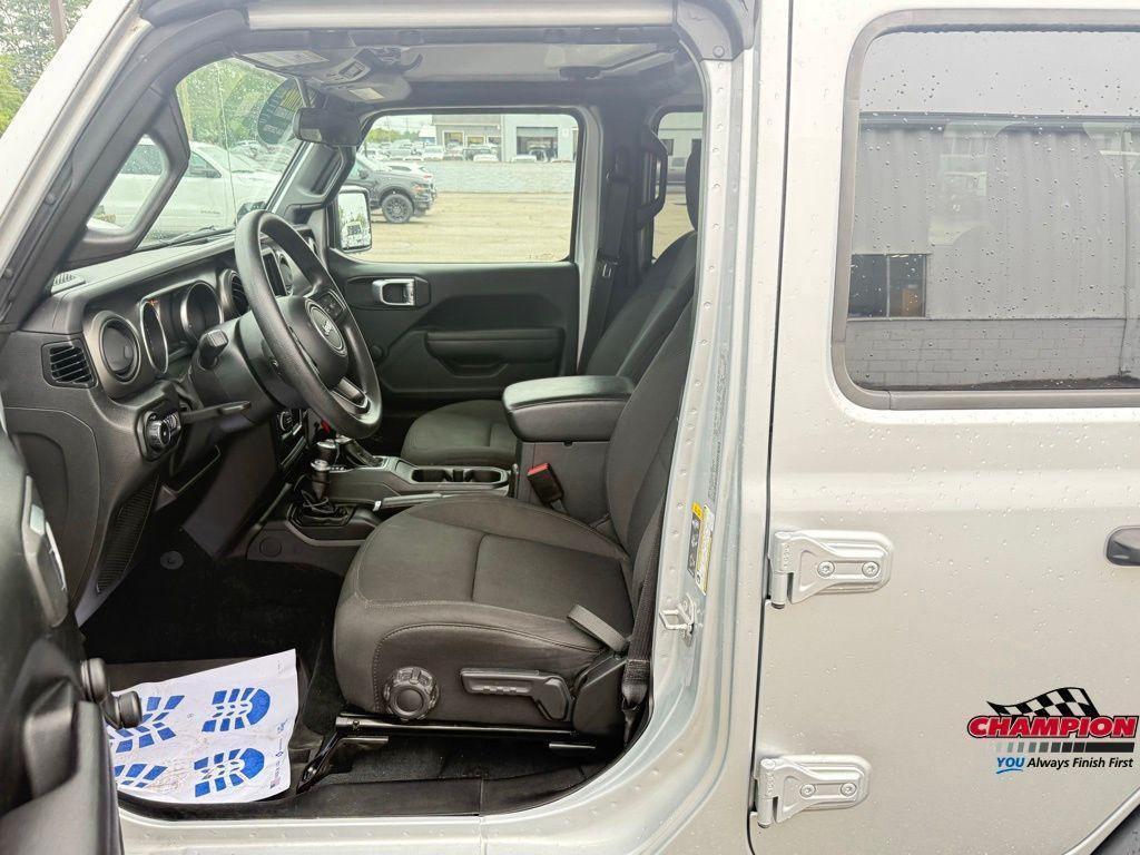 used 2022 Jeep Wrangler Unlimited car, priced at $28,695