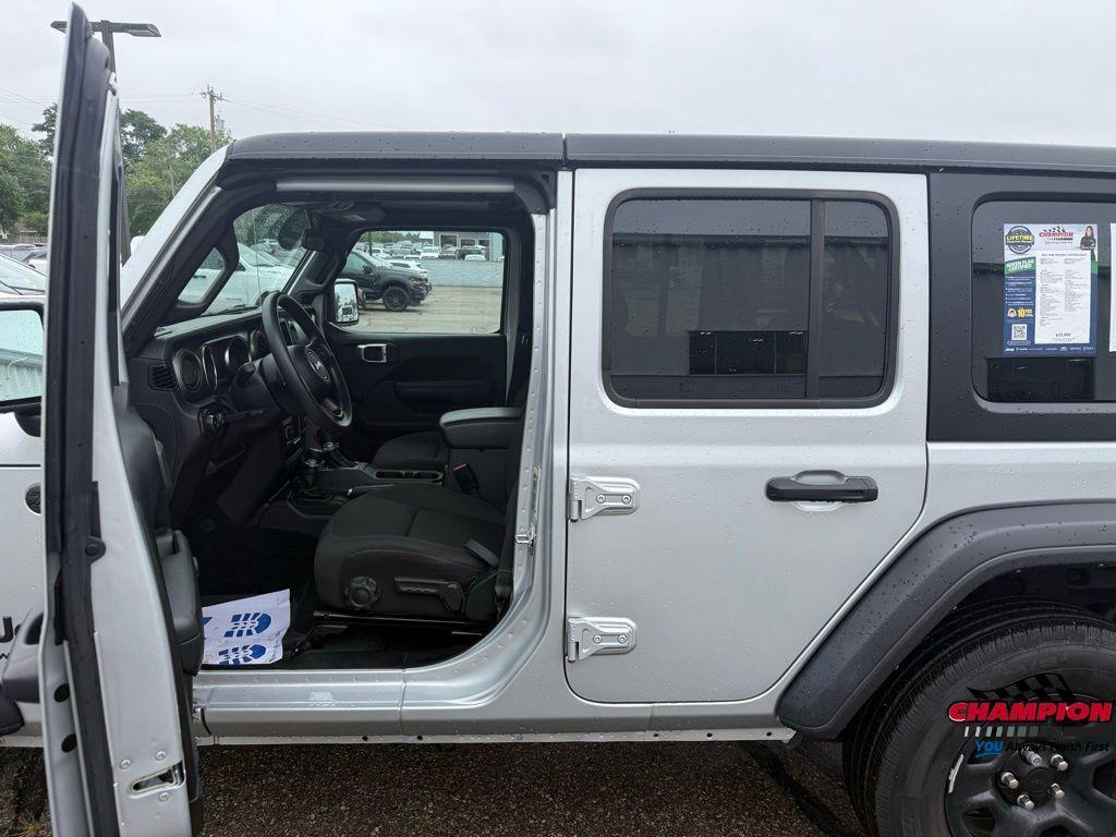 used 2022 Jeep Wrangler Unlimited car, priced at $28,695