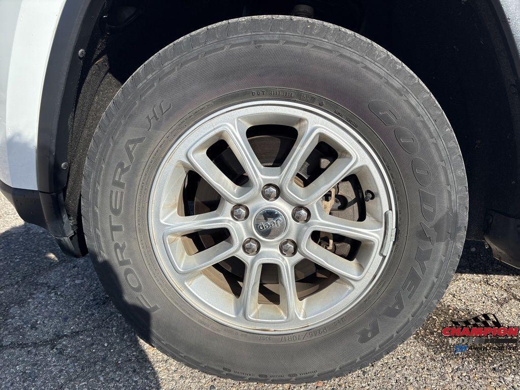 used 2019 Jeep Grand Cherokee car, priced at $15,900