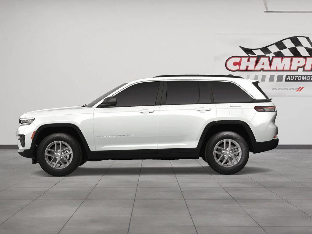 new 2024 Jeep Grand Cherokee car, priced at $40,015