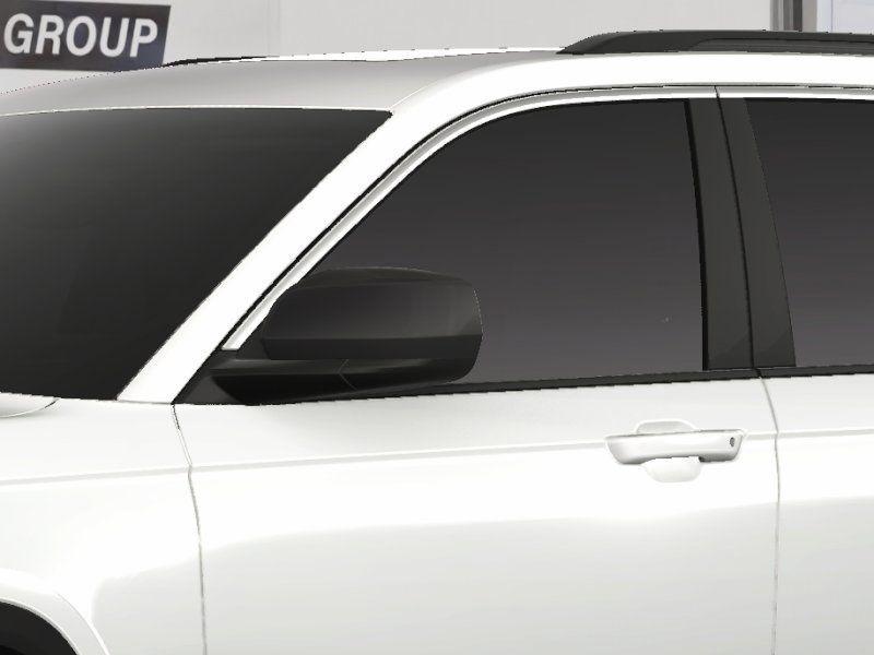 new 2024 Jeep Grand Cherokee car, priced at $40,015