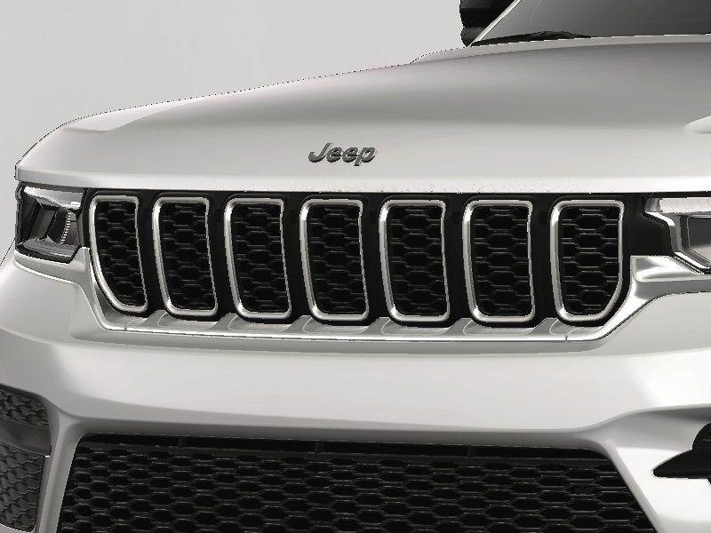 new 2024 Jeep Grand Cherokee car, priced at $40,015
