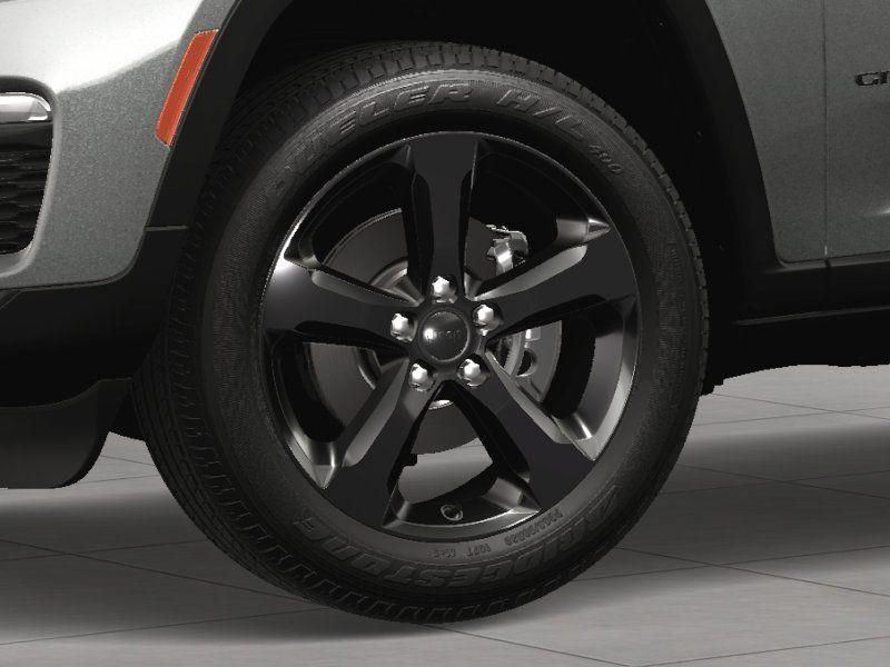 new 2025 Jeep Grand Cherokee car, priced at $43,935