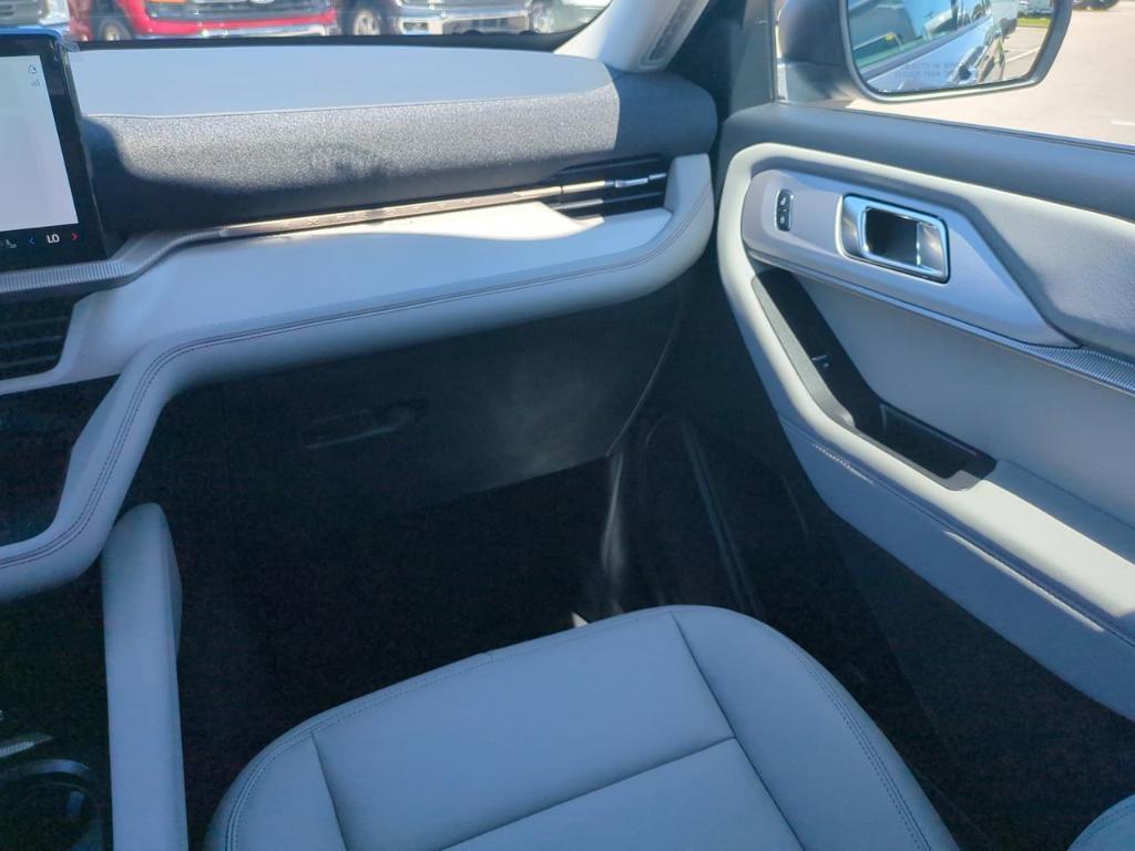 new 2025 Ford Explorer car, priced at $46,120