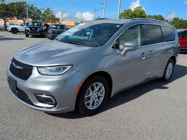 used 2021 Chrysler Pacifica car, priced at $27,499