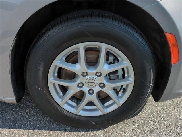 used 2021 Chrysler Pacifica car, priced at $27,499