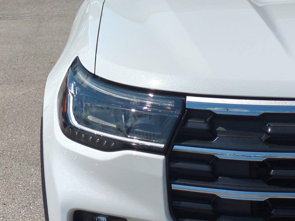 new 2025 Ford Explorer car, priced at $45,605