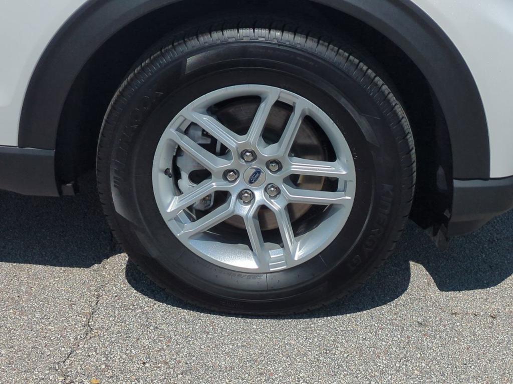 new 2025 Ford Explorer car, priced at $45,605