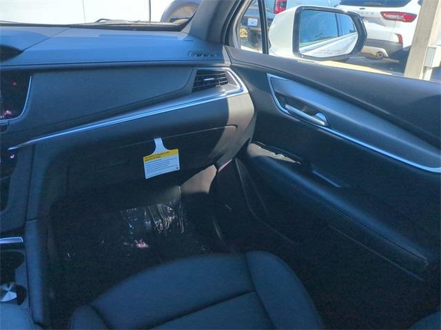 used 2025 Cadillac XT5 car, priced at $42,339