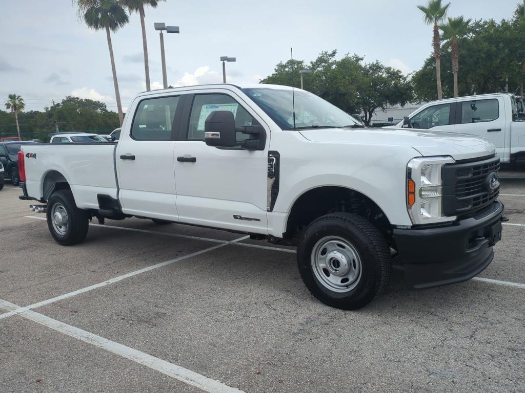 new 2025 Ford F-350 car, priced at $65,695